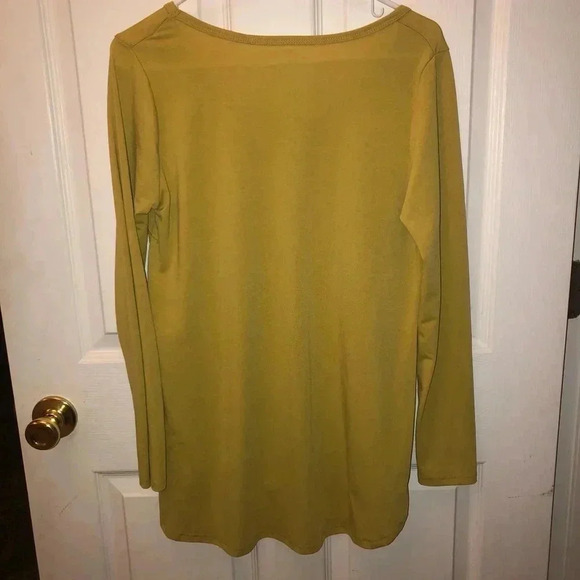 Lularoe top - Picture 3 of 3